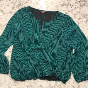 Vince Camuto Ladies Blouse. green/black size L